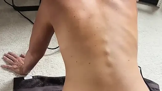 Pawg evli kadın kocasını ve makinesini sikiyor