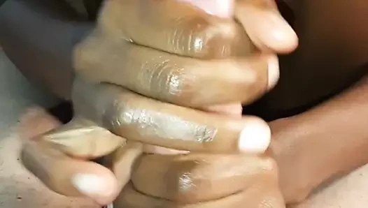 Bebek bakıcımdan şimdiye kadarki en iyi handjob.