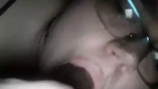 Beyaz nerd boşalan emme bbc