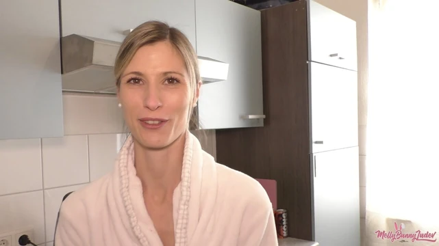 АНАЛ - В свежебритой заднице соседки-женщины - просто пробурить задницу, как поздравление