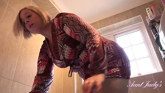 Auntjudys - külotlu çoraplı büyük götlü iri güzel kadın ile temizlik günü