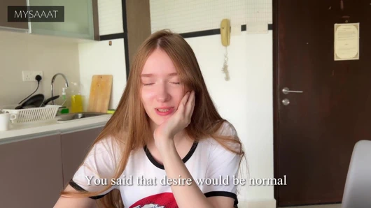 Üvey kız kardeş satrançta kayboldu ve amına iki kez boşalıyor