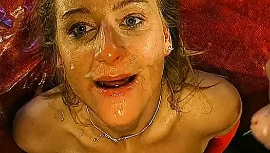 Ggg John Thompson - Ateşli Sürtüğün Emiyor