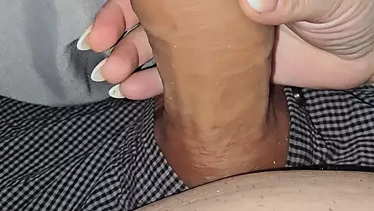 Üvey anne nefessiz 9 inçlik yarakla mastürbasyon yapıyor