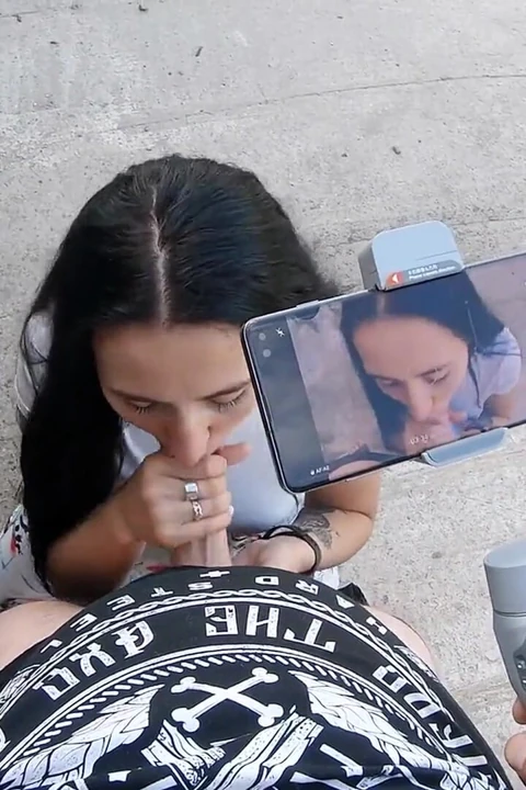 Esmer vlogger nasıl emiyor ve döl yutuyor filme almak istedi