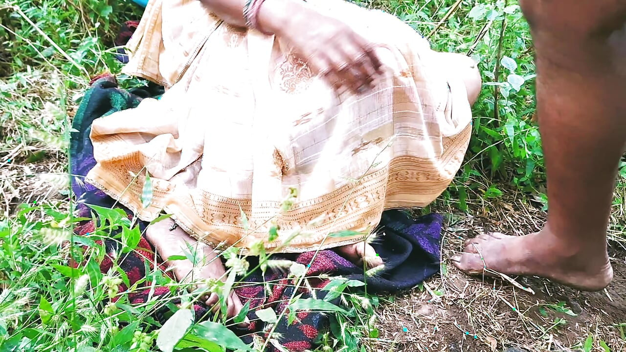 Aj to pados vali bhabhi ko jangal me thoka
