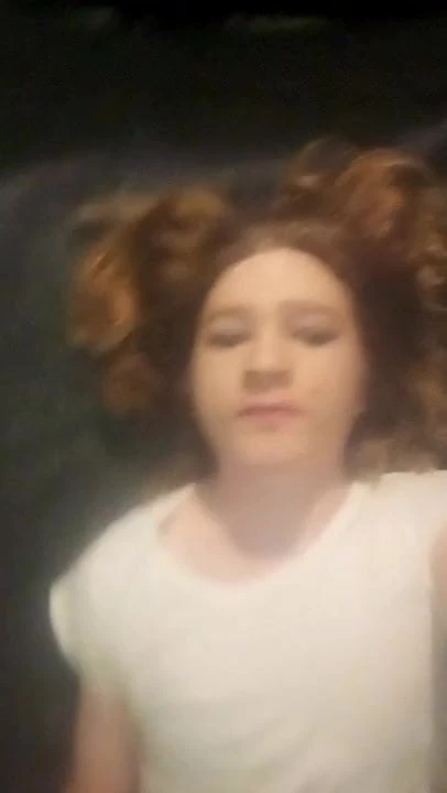 Korkak içecekler işemek ve dildoing