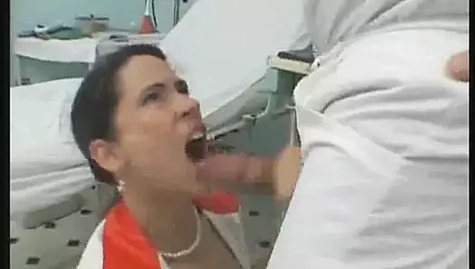 Klinikte hemşire lanet