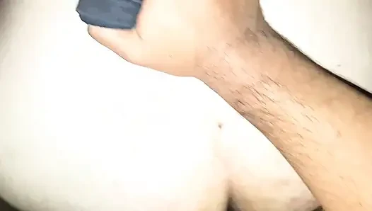 Komşum içime boşalıyor