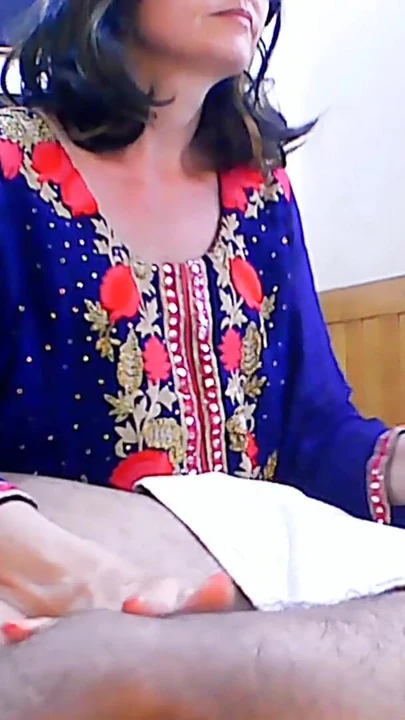 Незабываемый момент из "Шлюховатая жена находит самый извращенный способ получить его жестко"