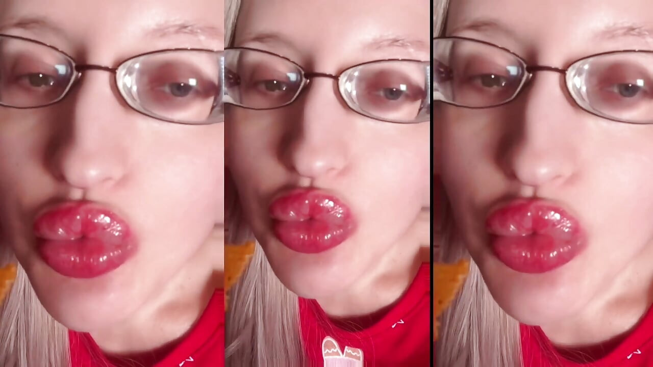 Asmr cips patates yeme kulaklığında dinle