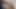 Seksi esmer evin etrafında çıplak ev işleri yapıyor