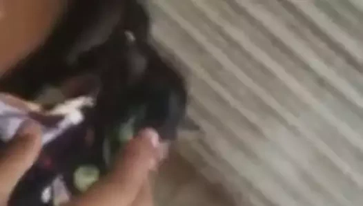 Kuzeniyle karantinada seks