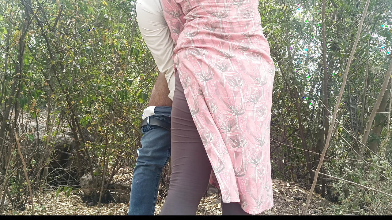 Outdoor unexpected hot romance with fuck