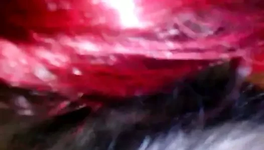 Bir sürtük içinde kırmızı verir derin oral seks için çük arasında baba nikos