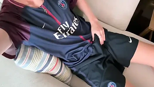 Psg soccer erkek kardeş antrenmandan sonra mastürbasyon yapıyor