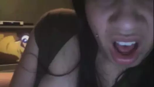 Cam kız kirli konuşuyor