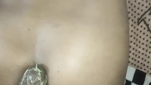 Hintli küçümser bir kadının büyük götü ve büyük götüyle yeni anal seks tüm gün büyük yarakla sert sikişiyor