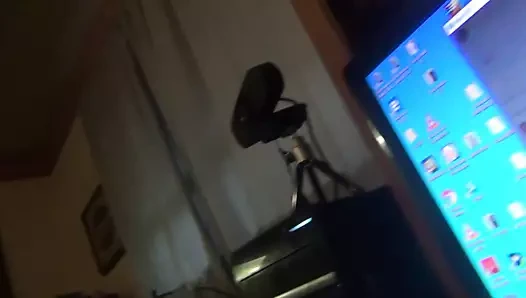 Eğlence ve boşalmak üzerinde web kamerası