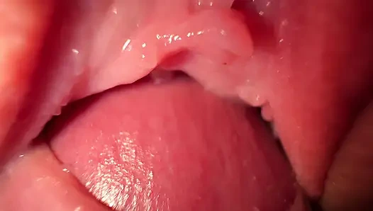 Üvey kız kardeşinin sıkı amını sikiyorum