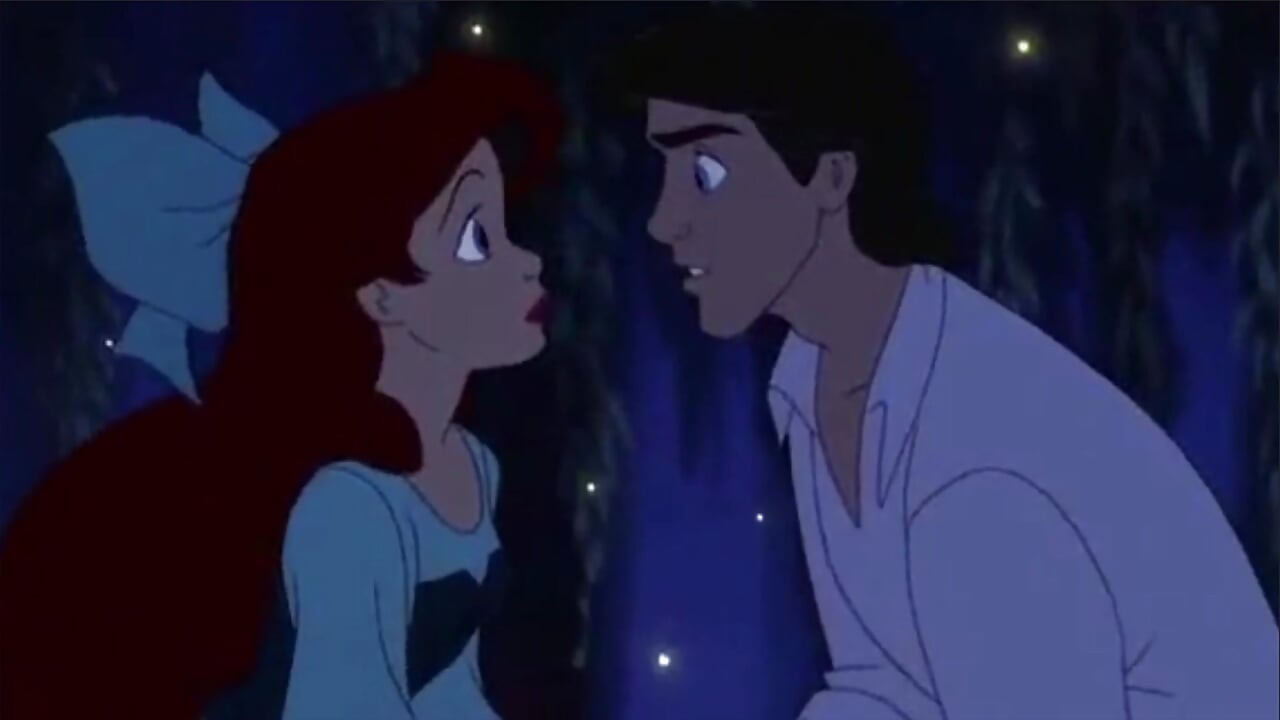 Disney pornosu (parodi) - ariel bir teknede hızlı sakso - sansürsüz