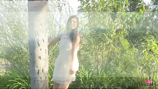 Esmer hottie aidra tilki dil becerdin tarafından sevimli kedi licker