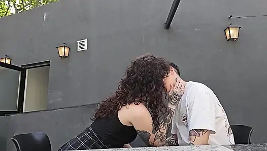 En iyi arkadaşımla sikişiyorum