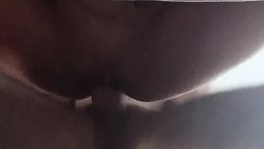 Olgun ve seksi kadın otelde sert sikiliyor