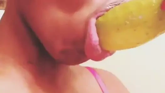 Tierra boyd bir profesyonel gibi emiyor