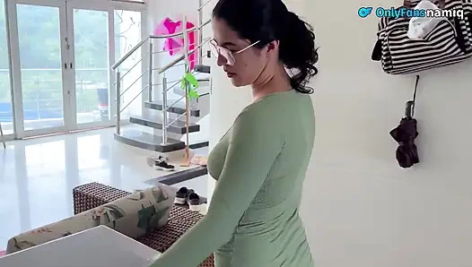 Sadakatsiz kaltak büyüyen ilk kızı sikiyor