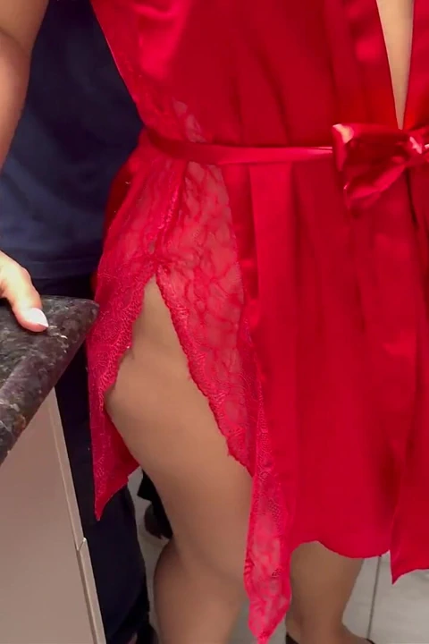 Üvey Kizim Erkek Arkadaşini Ihmal Ediyor, Ben De Ona Karar Verdim