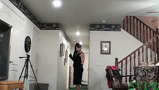 Edepsizce konuşan porno yıldızı Jade Steel üvey annem ve dölümü külotunda buluyor