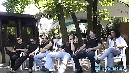 Döl atıştırmalarıyla çılgın grup seks