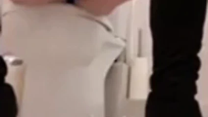 çok azgın olduğu gibi masturbasyon yapmak zorunda kaldı