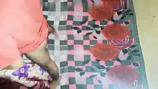 Hintli daver bhabi - gizli seks