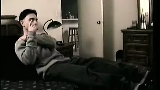 Düz çocuk paulie etini yener