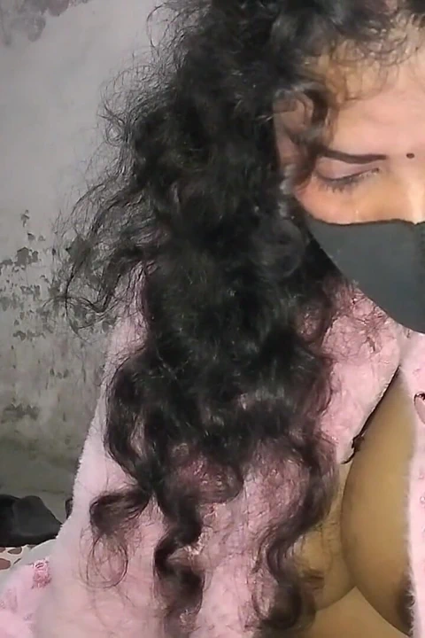 Büyük memeli karım koca arkadaşımı sikiyor