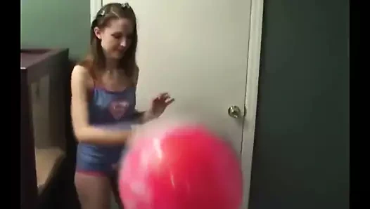 Ben paskalya yumurtası avlarken eteğime bakma