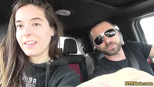 Dtfsluts - Abbie Maley ve James Deen ile arabada seks yapıyor