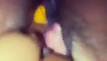 Bayan k kendini boşaltıyor