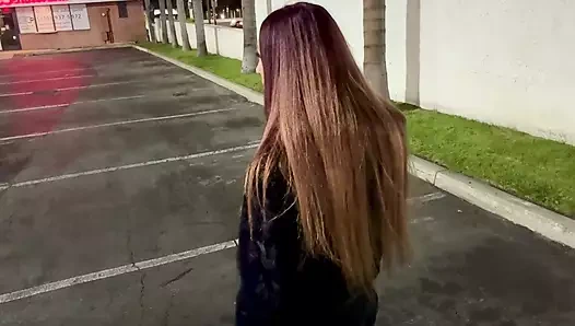 İtalyan uzun saçlı orta yaşlı seksi kadın artemisia aşk sigara fetişi sahnesi dışında halka açık sigara fetişi