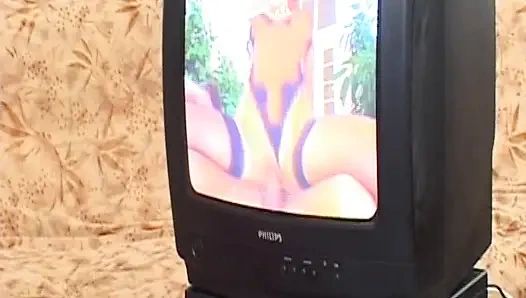 Doğal saçlı sarışın Alman genç erkek avcısı anal sikiliyor