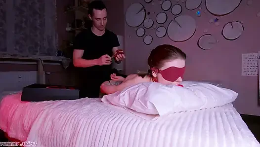 Masaj ve bdsm şaplak atmadan sonra ağzına döl damlıyor