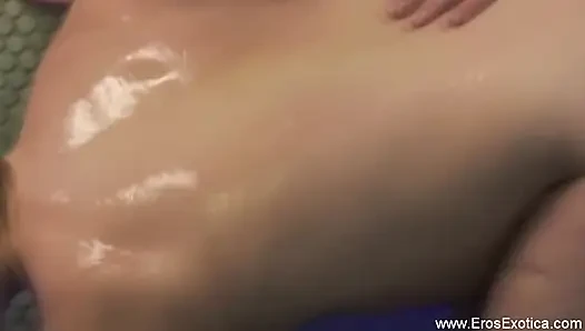 Egzotik hamile güzellik striptiz yapıyor