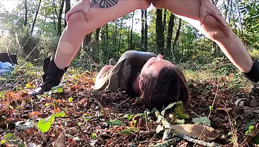 Orman karavanına işemek