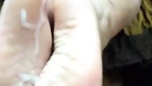 Komşumun buruşuk tabanlarını patlatmak