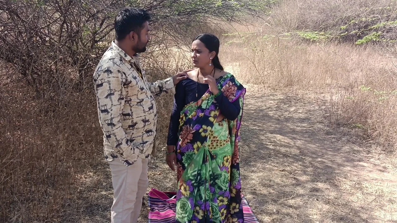 पूर्ण नग्न मराठी भाभी जंगल में चुदाई