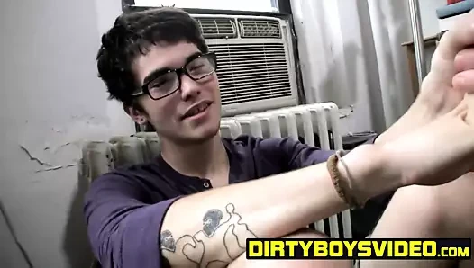 Düz twink Mastürbasyon sonra konuşurken hakkında kendisi