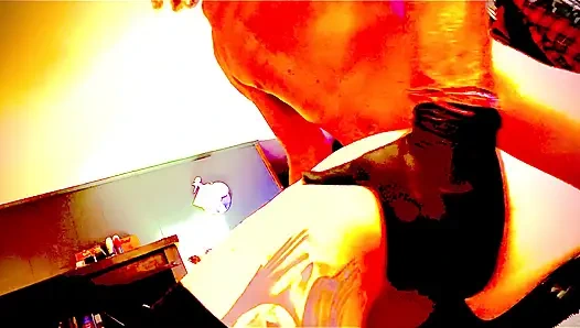 Evli fahişenin yarağa ihtiyacı var