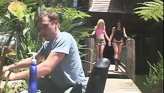 Ateşli gençlerle anal üçlü seks